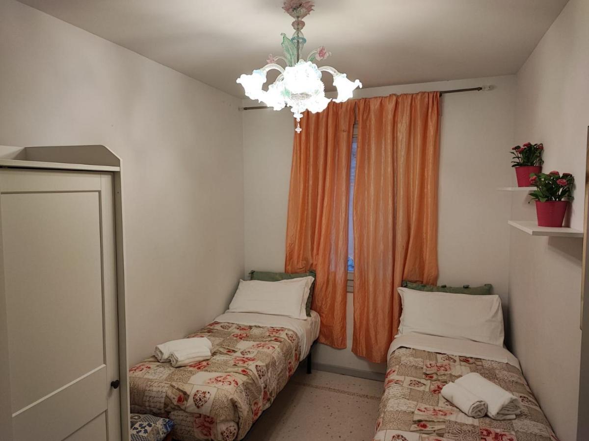 Love Gentile Venice Luaran gambar